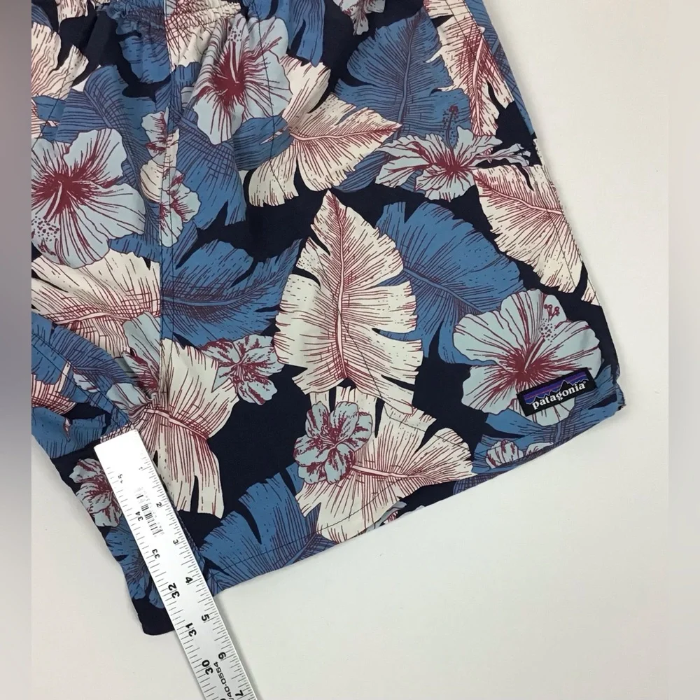 Patagonia Baggies men’s medium Hawaiian print